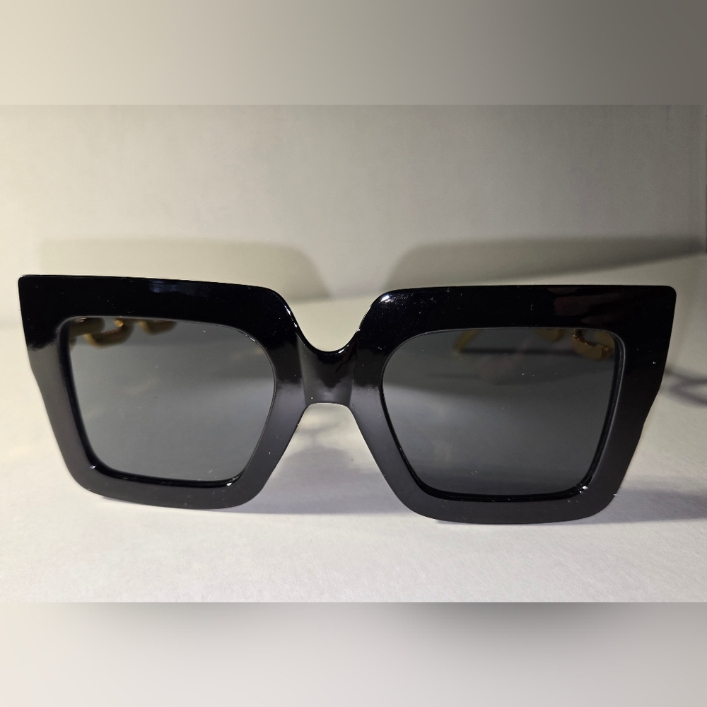 Stylish Women's Sunglasses Set - Black, Leopard, and Tan - Picture 2 of 7